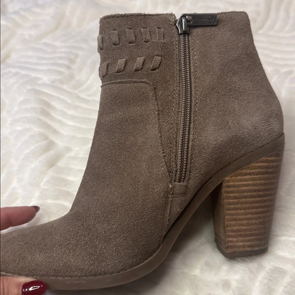 Sold Jessica Simpson Taupe Suede Ankle Booties size 6 - Picture 7 of 8